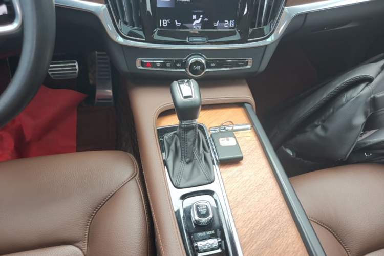 Used Volvo S90 2020 T5 Zhiyi Luxury Edition Gear Lever