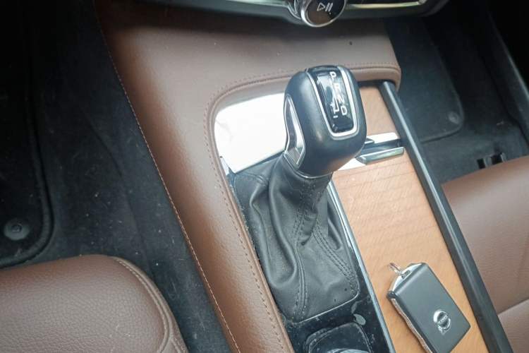 Used Volvo S90 2020 Facelifted T5 Zhiyi Luxury Edition Gear Lever