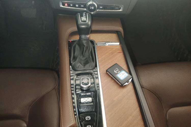 Used Volvo S90 2020 Facelifted T5 Zhiyi Luxury Edition Gear Lever