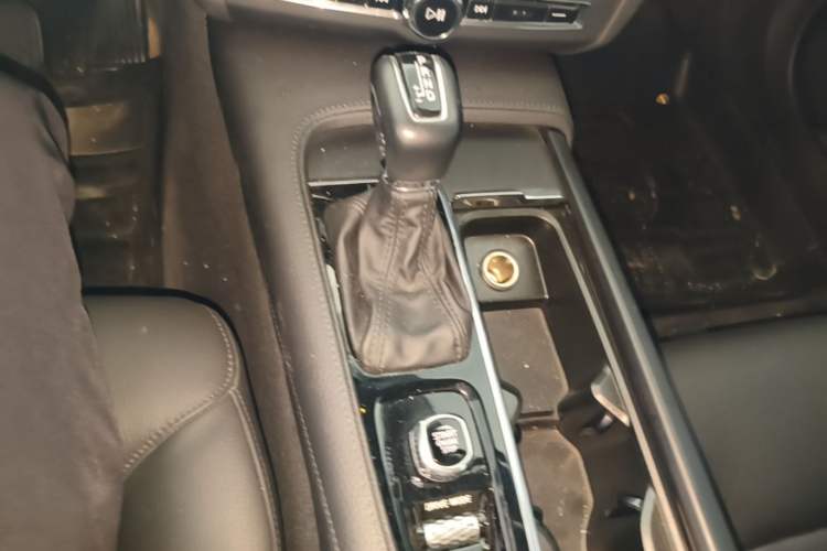 Used Volvo S90 2020 Facelifted T5 Zhiyi Sport Edition Gear Lever