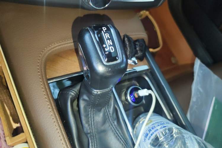Used Volvo S90 2020 Facelift T5 Smart & Luxurious Edition Gear Lever