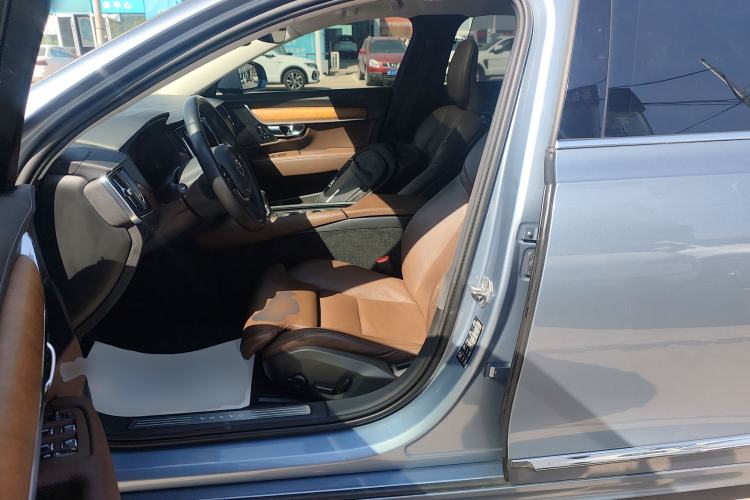 Used Volvo S90 2020 Facelift T5 Smart & Luxurious Edition Left Front Seat
