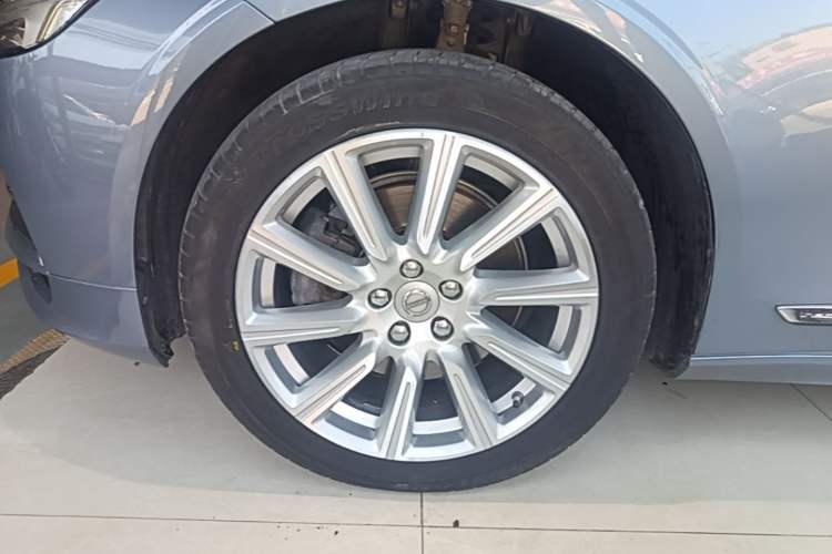 Used Volvo S90 2020 T5 Zhiyi Luxury Edition Left Front Wheel Hub