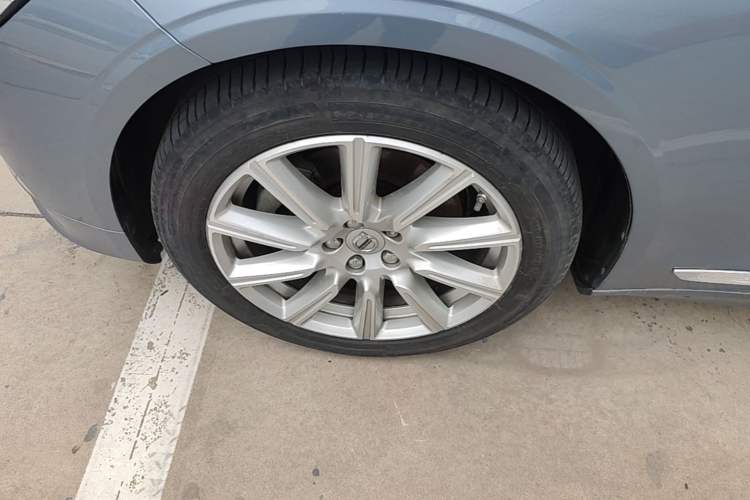 Used Volvo S90 2020 Facelift T5 Smart & Luxurious Edition Left Front Wheel Hub