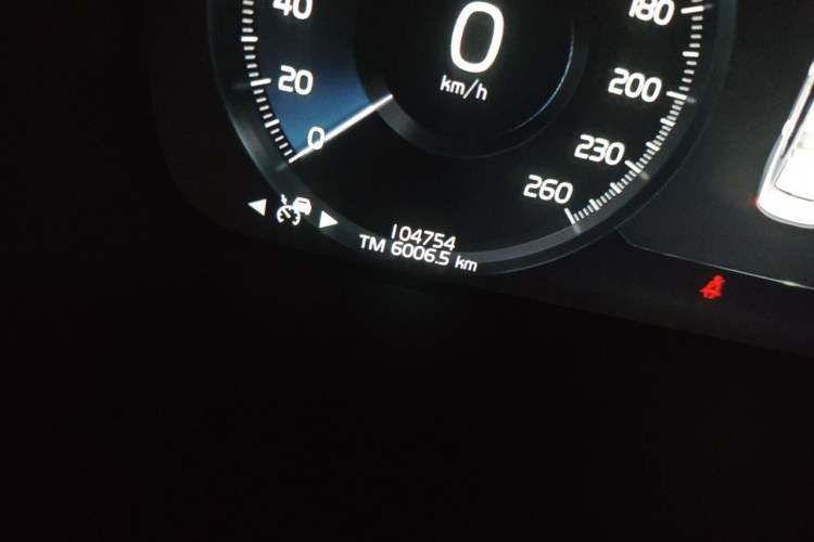 Used Volvo S90 2020 T5 Zhiyi Luxury Edition Odometer Close Up