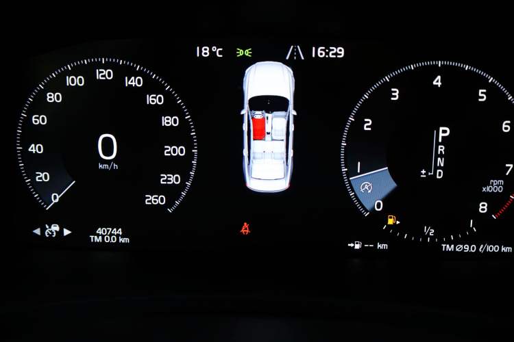 Used Volvo S90 2020 T5 Zhiya Luxury Edition Odometer Close Up