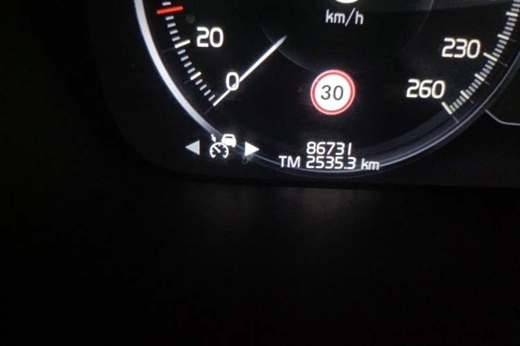 Used Volvo S90 2020 T5 Zhiyuan Luxury Edition Odometer Close Up