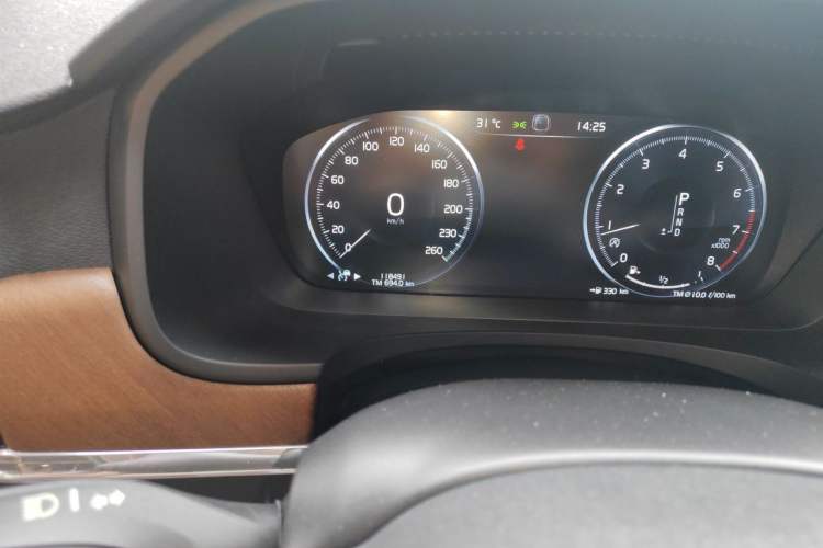 Used Volvo S90 2020 T5 Zhiyi Luxury Edition Odometer Close Up