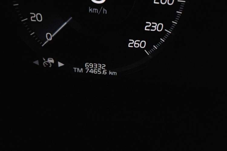 Used Volvo S90 2020 T5 Zhiyi Luxury Edition Odometer Close Up