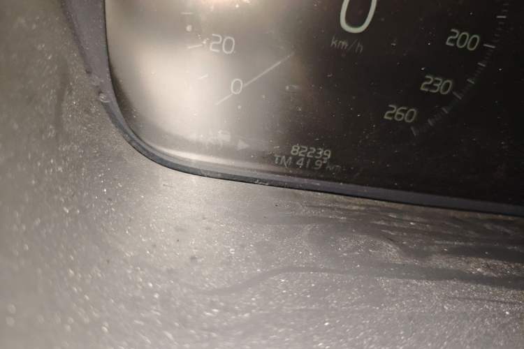 Used Volvo S90 2020 T5 Zhiyi Luxury Edition Odometer Close Up