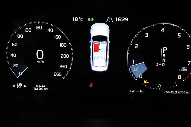 Used Volvo S90 2020 T5 Zhiya Luxury Edition Odometer Close Up