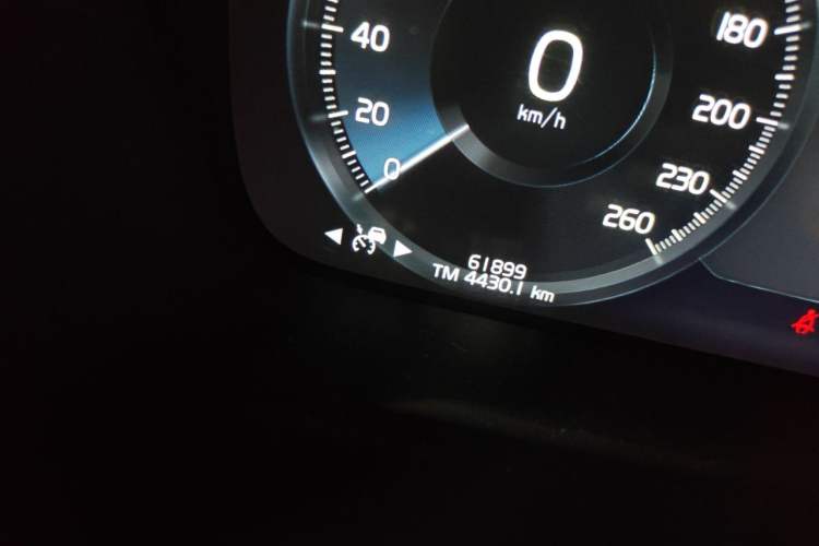 Used Volvo S90 2020 T5 Zhiyi Luxury Edition Odometer Close Up