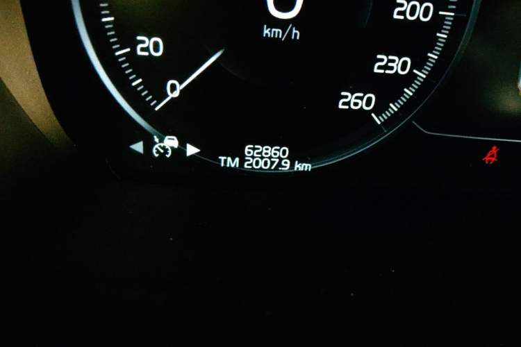 Used Volvo S90 2020 T5 Zhiyi Luxury Edition Odometer Close Up