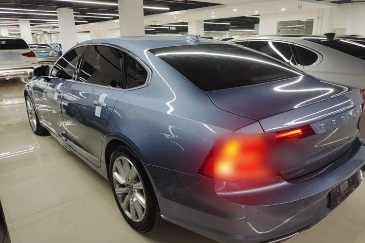 Used Volvo S90 2020 Facelifted T5 Zhiyi Luxury Edition Rear Left 45 Deg