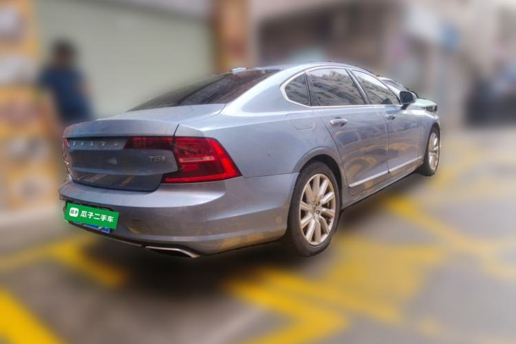 Used Volvo S90 2020 T5 Zhiyi Luxury Edition Rear Right 45 Deg