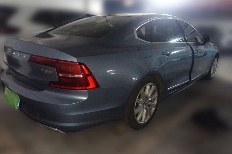Used Volvo S90 2020 Facelifted T5 Zhiyi Luxury Edition Rear Right 45 Deg