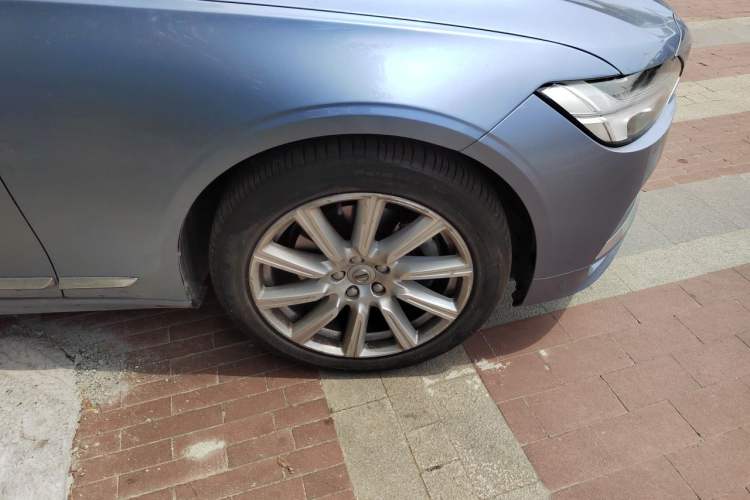 Used Volvo S90 2020 T5 Zhiyi Luxury Edition Right Front Wheel Hub