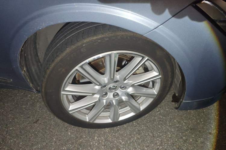 Used Volvo S90 2020 T5 Zhiyi Luxury Edition Right Front Wheel Hub