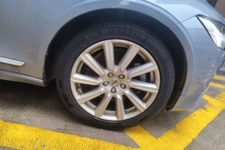 Used Volvo S90 2020 T5 Zhiyi Luxury Edition Right Front Wheel Hub