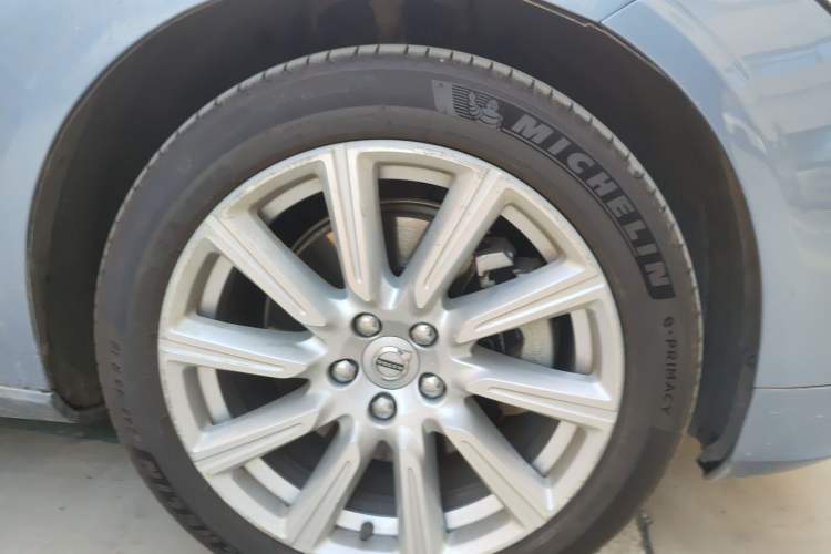 Used Volvo S90 2020 T5 Zhiyi Luxury Edition Right Front Wheel Hub