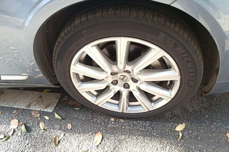 Used Volvo S90 2020 T5 Zhiyuan Luxury Edition Right Front Wheel Hub