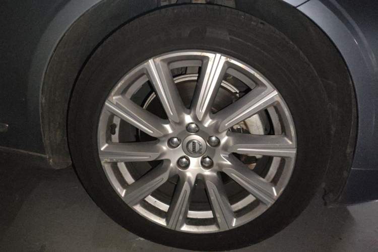 Used Volvo S90 2020 T5 Zhiyi Luxury Edition Right Front Wheel Hub
