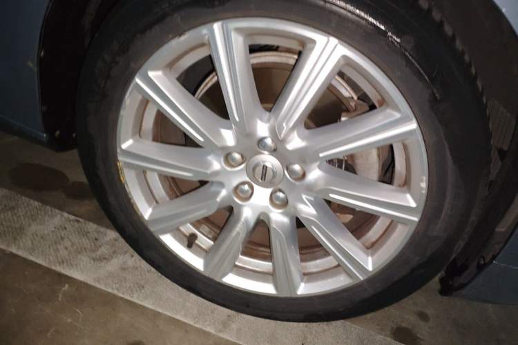 Used Volvo S90 2020 T5 Zhiyi Luxury Edition Right Front Wheel Hub