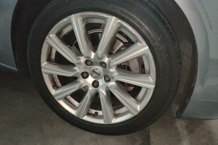 Used Volvo S90 2020 T5 Zhiyuan Luxury Edition Right Front Wheel Hub