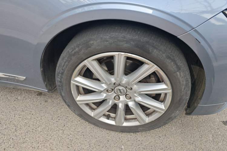 Used Volvo S90 2020 T5 Zhiyuan Luxury Edition Right Front Wheel Hub