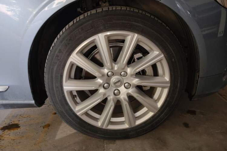 Used Volvo S90 2020 T5 Zhiyi Luxury Edition Right Front Wheel Hub