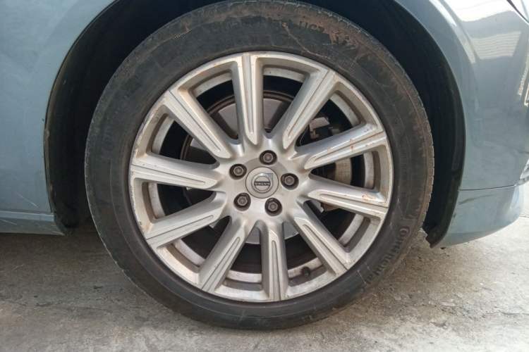 Used Volvo S90 2020 T5 Zhiyi Luxury Edition Right Front Wheel Hub