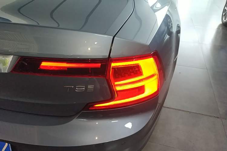 Used Volvo S90 2020 T5 Zhiyi Luxury Edition Right Rear Taillight