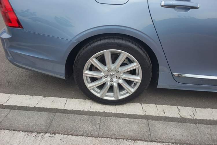 Used Volvo S90 2020 T5 Zhiyi Luxury Edition Right Rear Wheel Hub