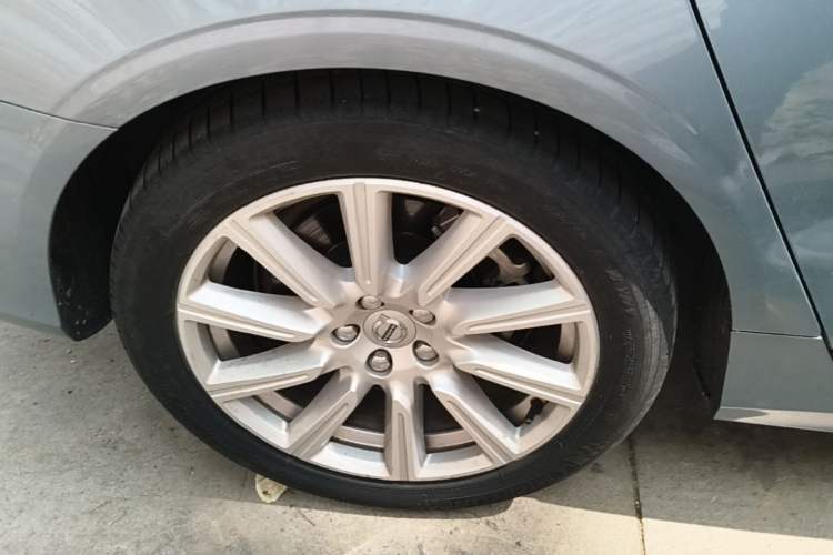 Used Volvo S90 2020 T5 Zhiyuan Luxury Edition Right Rear Wheel Hub
