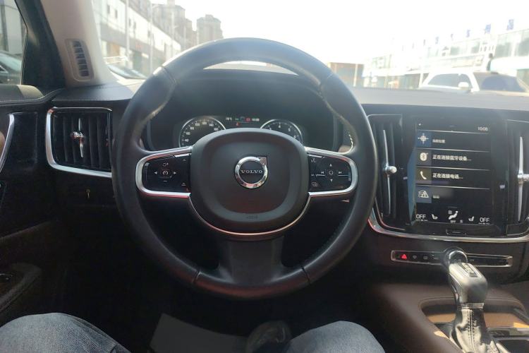 Used Volvo S90 2020 Facelift T5 Smart & Luxurious Edition Steering Wheel