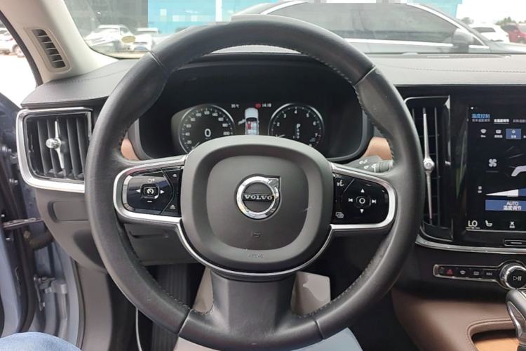Used Volvo S90 2020 Facelift T5 Smart & Luxurious Edition Steering Wheel