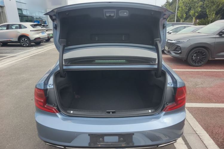 Used Volvo S90 2020 T5 Zhiyi Luxury Edition Trunk