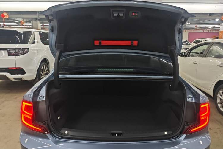 Used Volvo S90 2020 T5 Zhiyi Luxury Edition Trunk