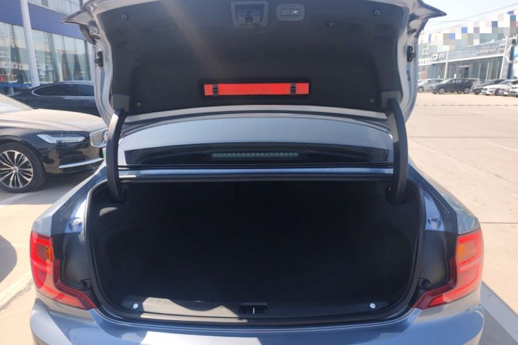 Used Volvo S90 2020 Facelift T5 Smart & Luxurious Edition Trunk