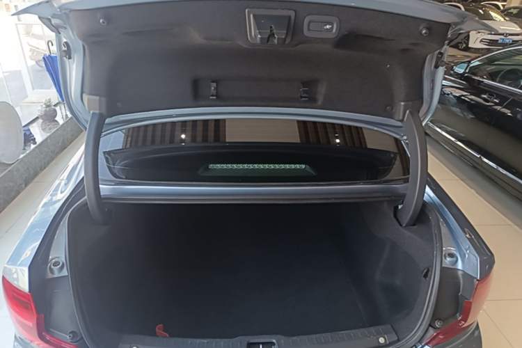 Used Volvo S90 2020 T5 Zhiyi Luxury Edition Trunk