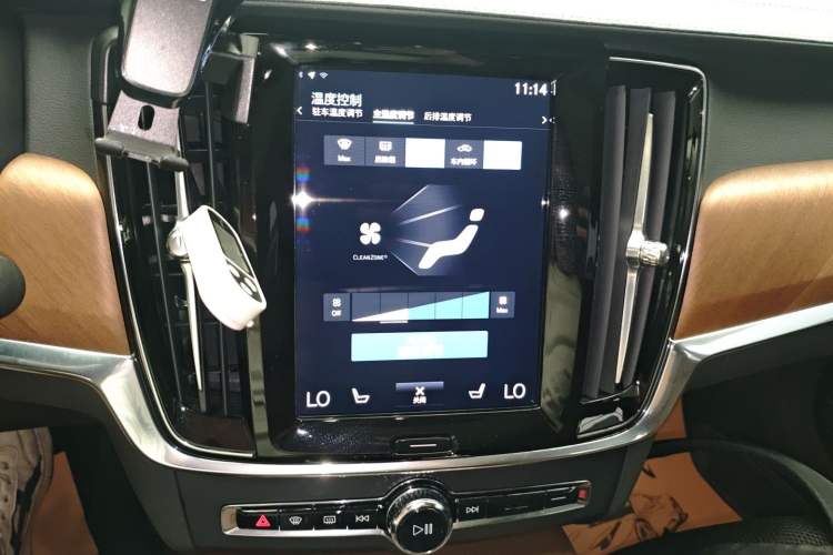 Used Volvo S90 2020 Facelift T5 Smart & Luxurious Edition Audio And AC Panel