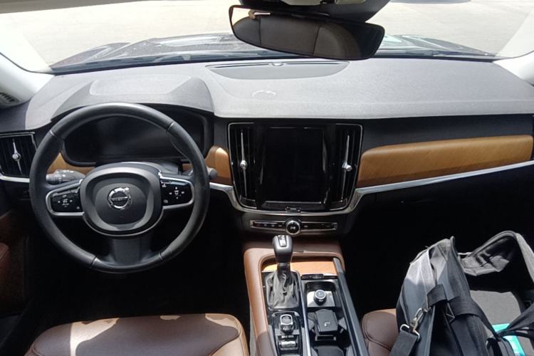 Used Volvo S90 2020 T5 Zhiyi Luxury Edition Center Console