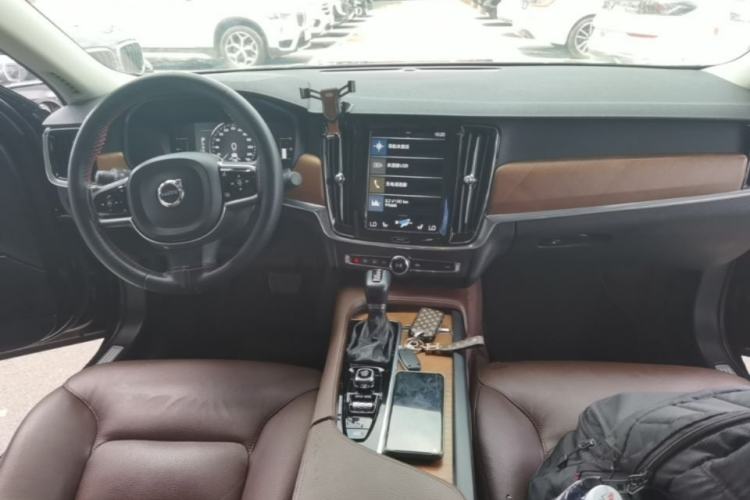 Used Volvo S90 2020 T5 Zhiyi Luxury Edition Center Console