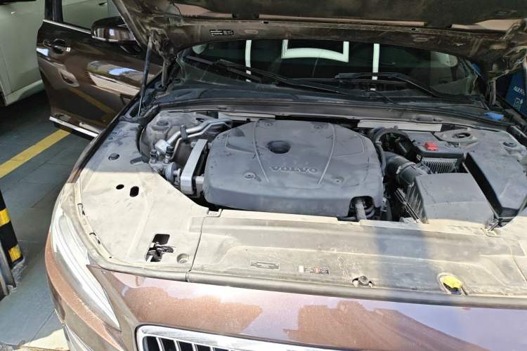 Used Volvo S90 2020 T5 Zhiyi Luxury Edition Engine Bay Right