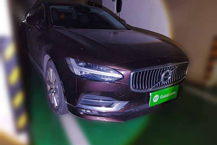 Used Volvo S90 2020 T5 Zhiyi Luxury Edition Front Right 45 Deg