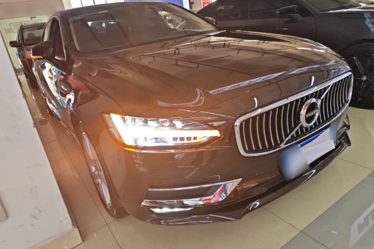 Used Volvo S90 2020 T5 Zhiyuan Luxury Edition Front Right 45 Deg