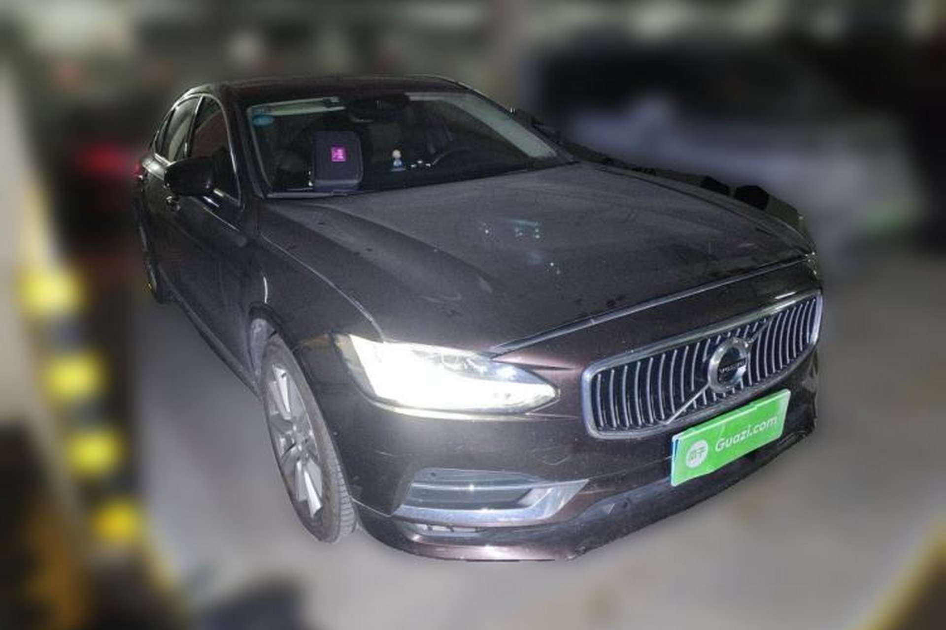 Used Volvo S90 2020 T5 Zhiyi Luxury Edition Front Right 45 Deg