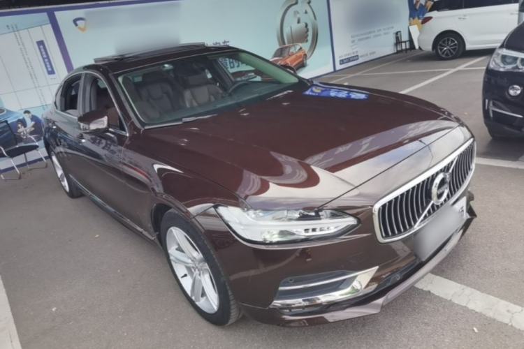 Used Volvo S90 2020 T5 Zhiyi Luxury Edition Front Right 45 Deg