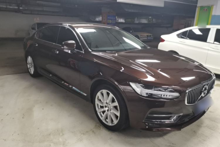 Used Volvo S90 2020 Facelifted T5 Zhiyi Luxury Edition Front Right 45 Deg