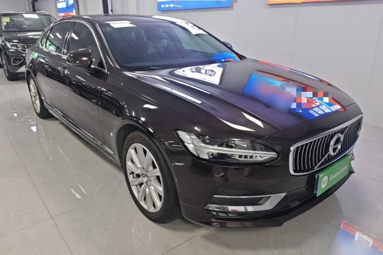 Used Volvo S90 2020 T5 Zhiyi Luxury Edition Front Right 45 Deg